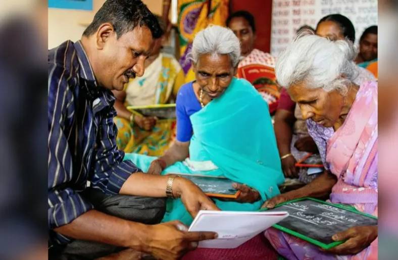 Indianos aprendem a ler e a escrever por meio da Bíblia - CPAD News